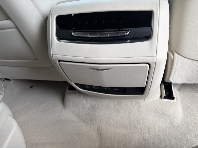 Used 2024 Cadillac Escalade Sport Platinum w/ LPO, ONYX Package AWD/4WD image 18