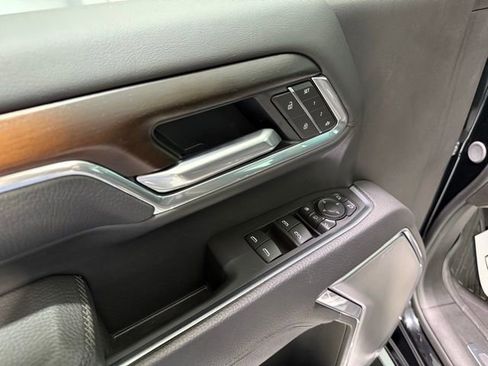 Used 2025 GMC Sierra 2500 Denali w/ Denali Reserve Package image 12