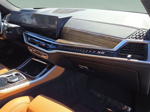 Certified 2024 BMW X5 xDrive40i w/ Premium Package image 21