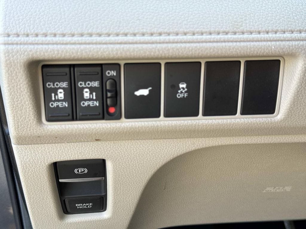 Used 2025 Honda Odyssey EX-L image 35
