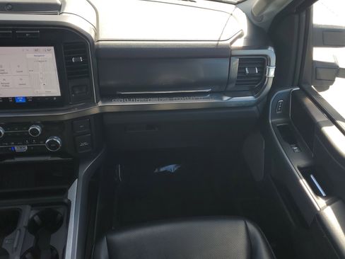 Used 2024 Ford F250 Lariat w/ Black Appearance Package image 15