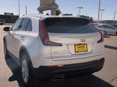 Used 2023 Cadillac XT4 Luxury w/ Cold Weather Package AWD/4WD image 8