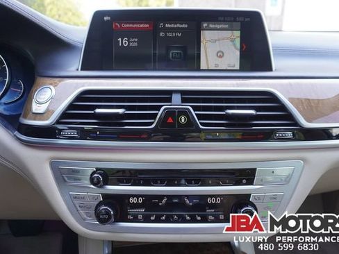 Used 2018 BMW 750i RWD image 24