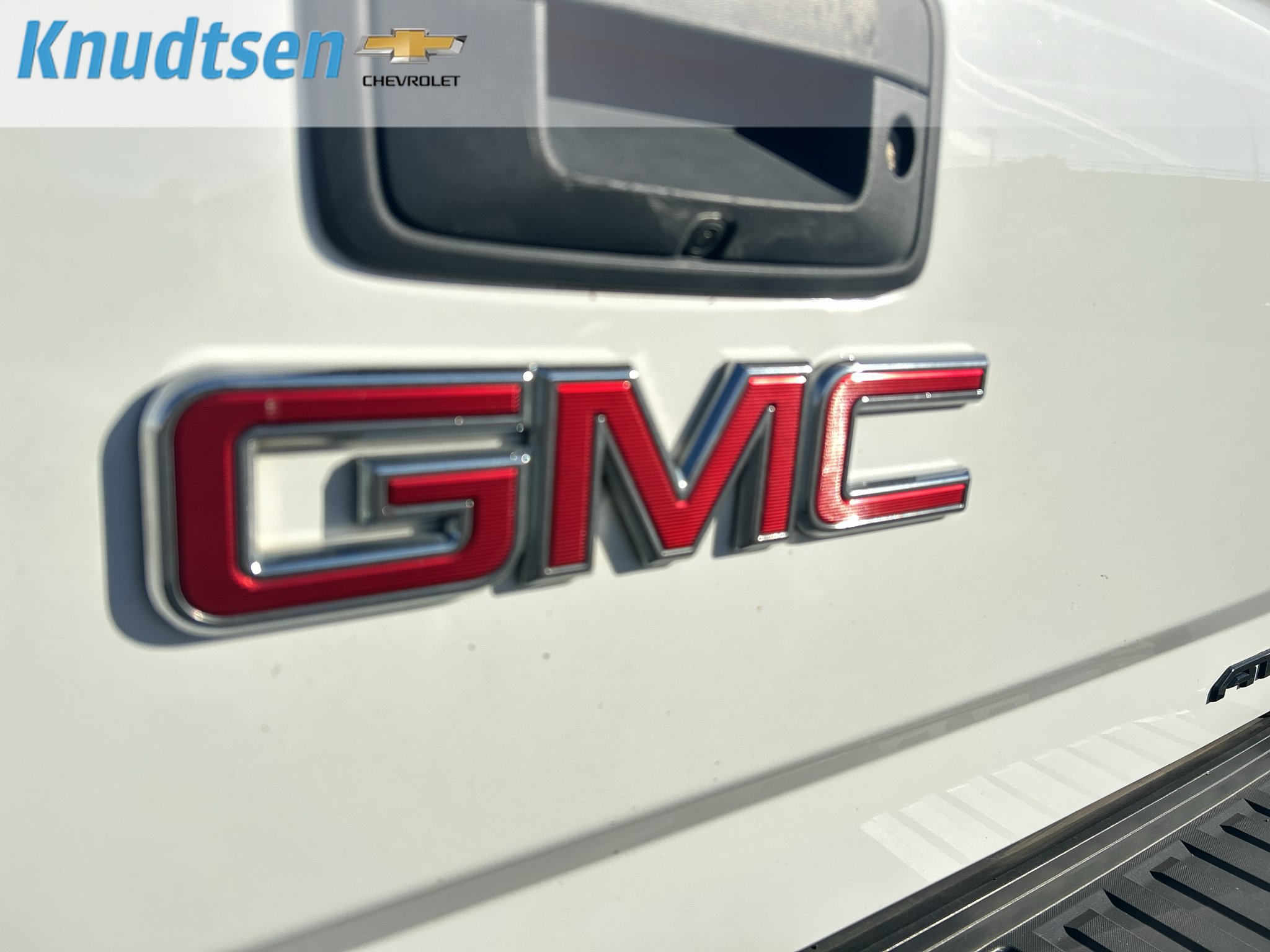 Used 2015 GMC Sierra 2500 SLT AWD/4WD image 9
