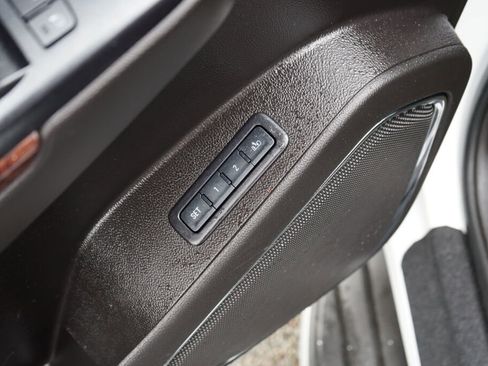 Used 2015 GMC Yukon SLT w/ Open Road Package image 12