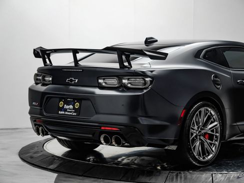 Used 2024 Chevrolet Camaro ZL1 RWD image 16