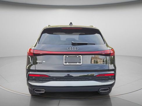 Certified 2025 Audi Q5 Premium w/ Convenience Package AWD/4WD image 5