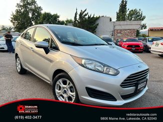 Used 2016 Ford Fiesta SE image 1