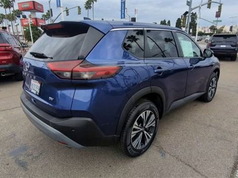Used 2022 Nissan Rogue SV image 8