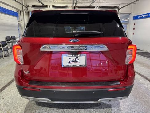 Used 2021 Ford Explorer XLT w/ Equipment Group 202A image 11