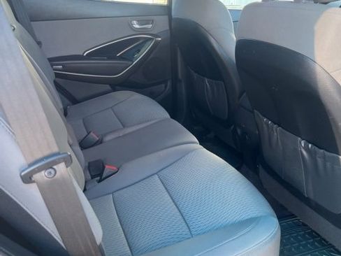 Used 2018 Hyundai Santa Fe Sport image 9