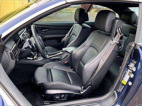 Used 2011 BMW 335i Convertible image 9