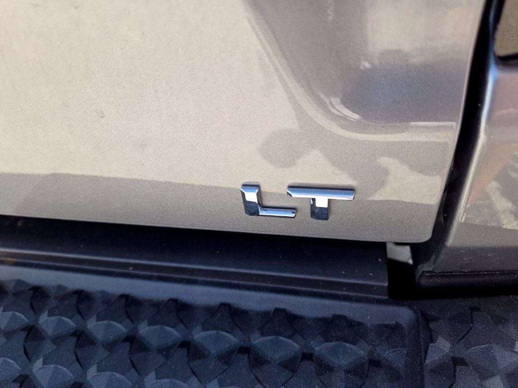 Used 2023 Chevrolet Colorado LT w/ LT Convenience Package III RWD image 8