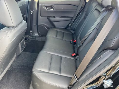 Used 2024 Nissan Rogue SL AWD/4WD image 10