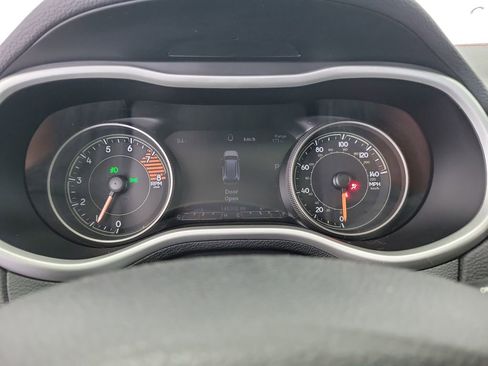 Used 2017 Jeep Cherokee Trailhawk image 26