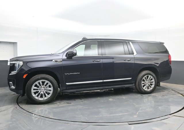 Used 2023 GMC Yukon XL SLT w/ SLT Premium Package AWD/4WD image 11