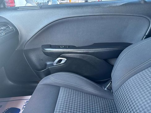 Used 2019 Dodge Challenger SXT RWD image 9