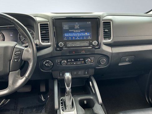 Used 2022 Nissan Frontier SV w/ SV Premium Package AWD/4WD image 6