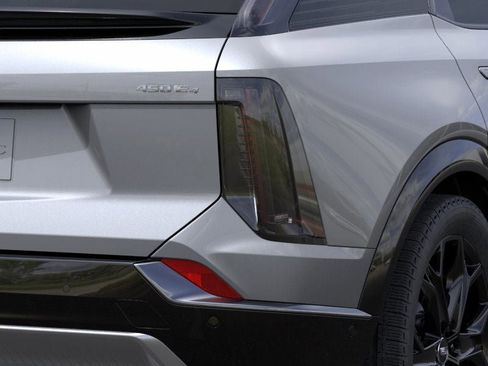 New 2025 Cadillac Optiq Sport 1 w/ LPO, ONYX Package image 11