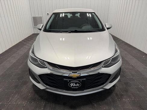 Used 2019 Chevrolet Cruze LT image 3
