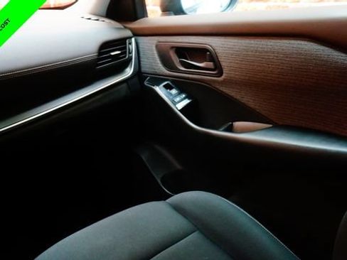 Certified 2023 Nissan Rogue S AWD/4WD image 33