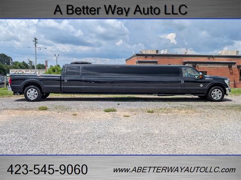 Used 2011 Ford F350 XLT w/ XLT Premium Pkg RWD image 3