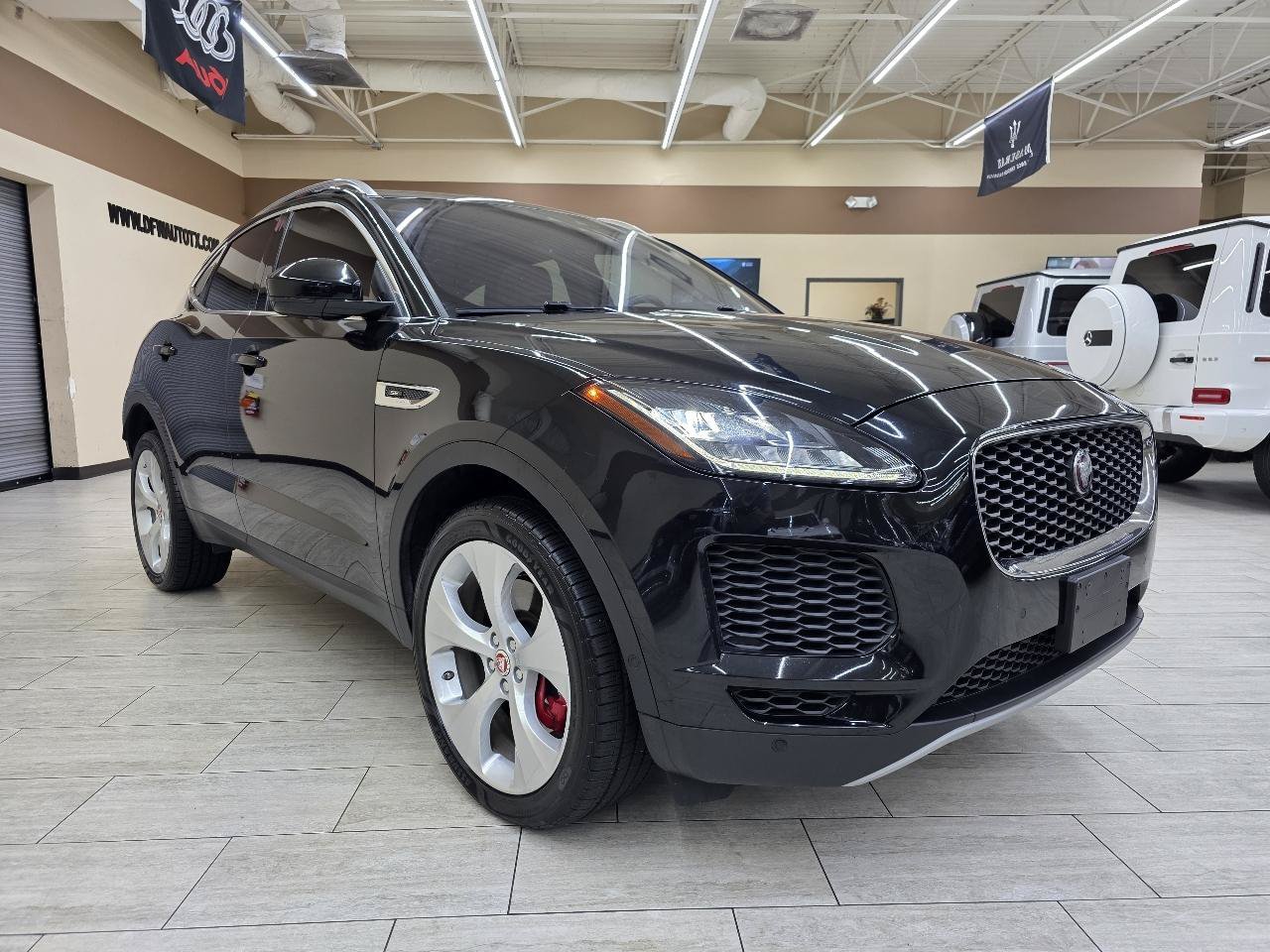 Used 2018 Jaguar E-PACE SE AWD/4WD image 4