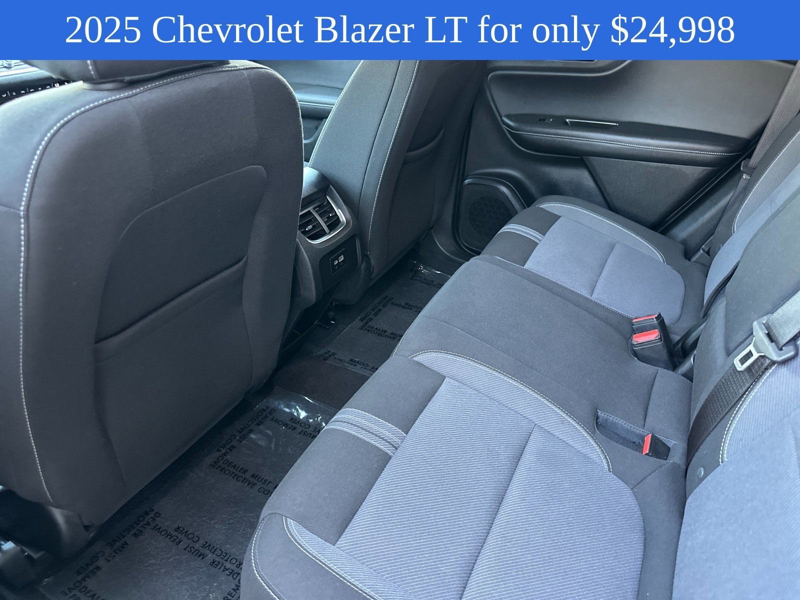 Used 2025 Chevrolet Blazer LT FWD image 13