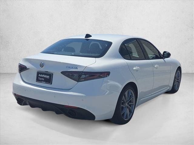 Used 2025 Alfa Romeo Giulia RWD image 5