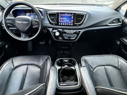 Used 2020 Chrysler Pacifica Limited w/ Advanced Safetytec Group image 22
