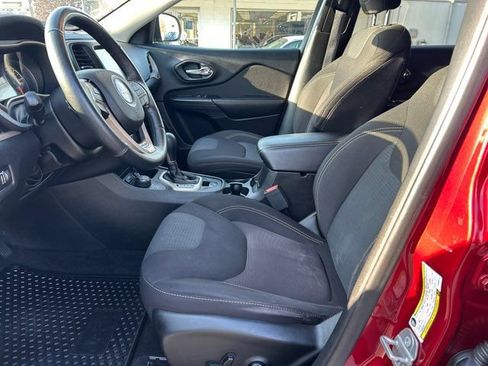 Used 2017 Jeep Cherokee Latitude w/ Safety/Convenience Group image 14