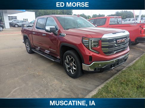 Used 2022 GMC Sierra 1500 SLT w/ SLT Premium Plus Package AWD/4WD image 2