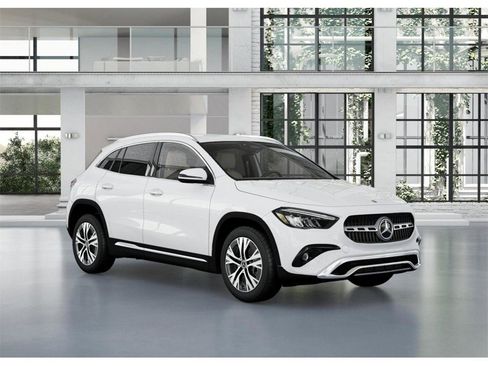 New 2025 Mercedes-Benz GLA 250 4MATIC image 11