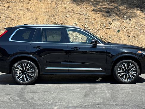 Certified 2023 Volvo XC90 T8 Plus image 3