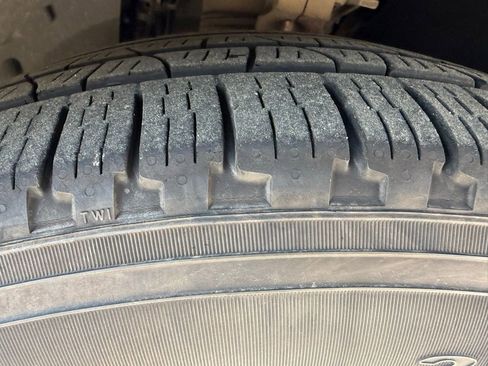 Used 2020 Land Rover Range Rover Sport SE image 25