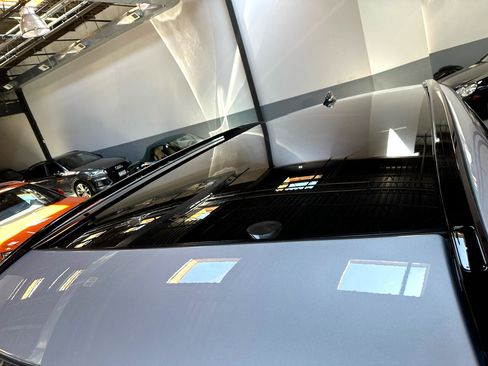 Used 2023 Land Rover Discovery Sport SE image 21