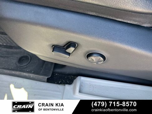 Used 2022 Chrysler Pacifica Touring-L FWD image 18