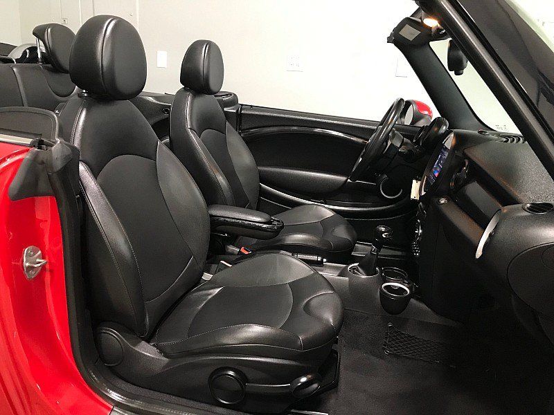 Used 2013 MINI Cooper S w/ Technology Pkg 2 FWD image 22