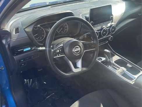 Used 2024 Nissan Sentra SV FWD image 17