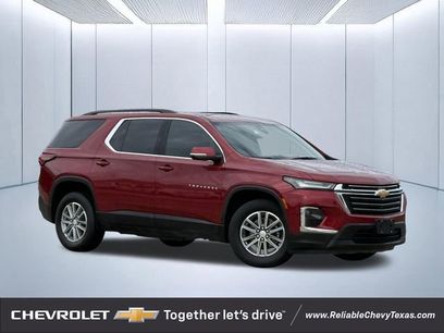 Used 2023 Chevrolet Traverse LT w/ Rear Camera Mirror Package