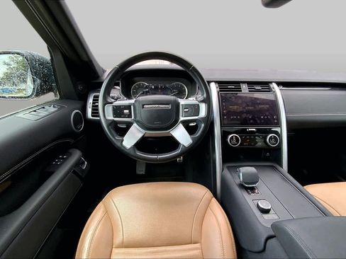 Used 2023 Land Rover Discovery HSE R-Dynamic AWD/4WD image 6