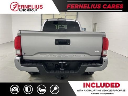 Used 2017 Toyota Tacoma TRD Sport image 8