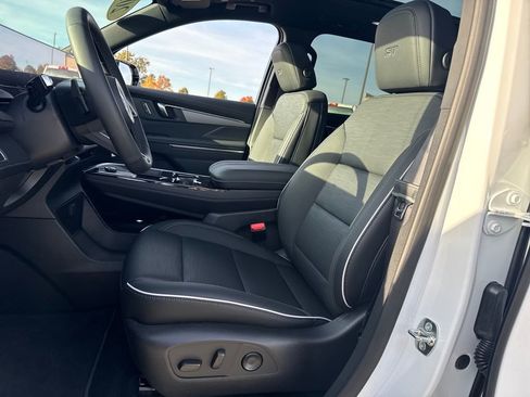 New 2026 Buick Enclave Sport Touring w/ Power Package FWD image 17