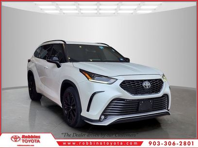 Used 2023 Toyota Highlander XSE