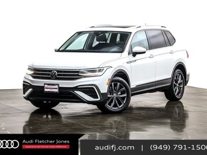Used 2022 Volkswagen Tiguan SE w/ Panoramic Sunroof Package