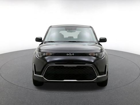Used 2025 Kia Soul LX w/ LX Technology Package FWD image 2