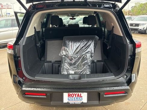 New 2026 Nissan Pathfinder SV image 7