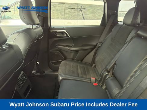Used 2025 Mitsubishi Outlander SE AWD/4WD image 12