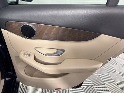 Used 2018 Mercedes-Benz GLC 300 4MATIC w/ Premium Package image 26