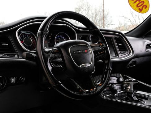 Used 2015 Dodge Challenger R/T Scat Pack w/ Scat Pack Appearance Package image 18